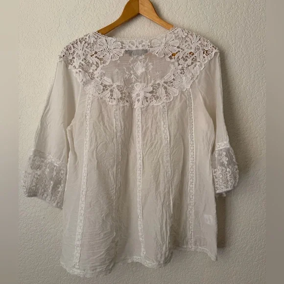 BCBGMaxazaria Cotton and Silk Lace Blouse with Floral Detailing and 3/4 Sleeves - Picture 3 of 10